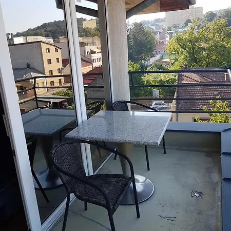 30 Apartament *